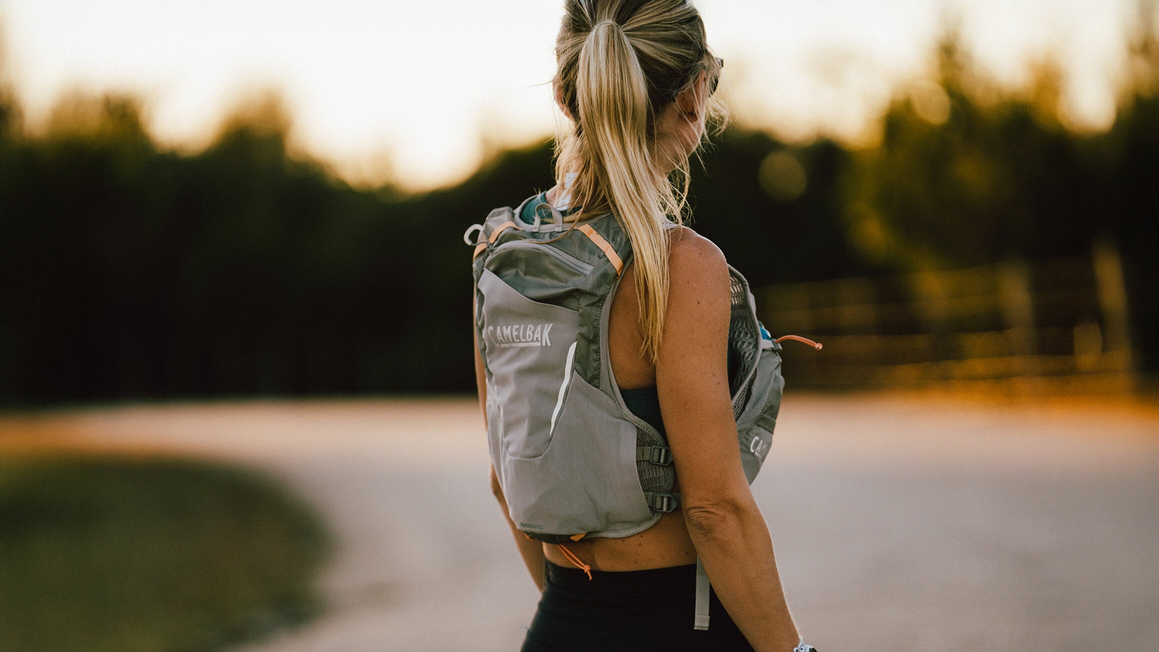 https://www.camelbak.no/pub_docs/files/CBK_SP25_Campaign_RUN_241211_CAMELBAK_TX_020413.JPG