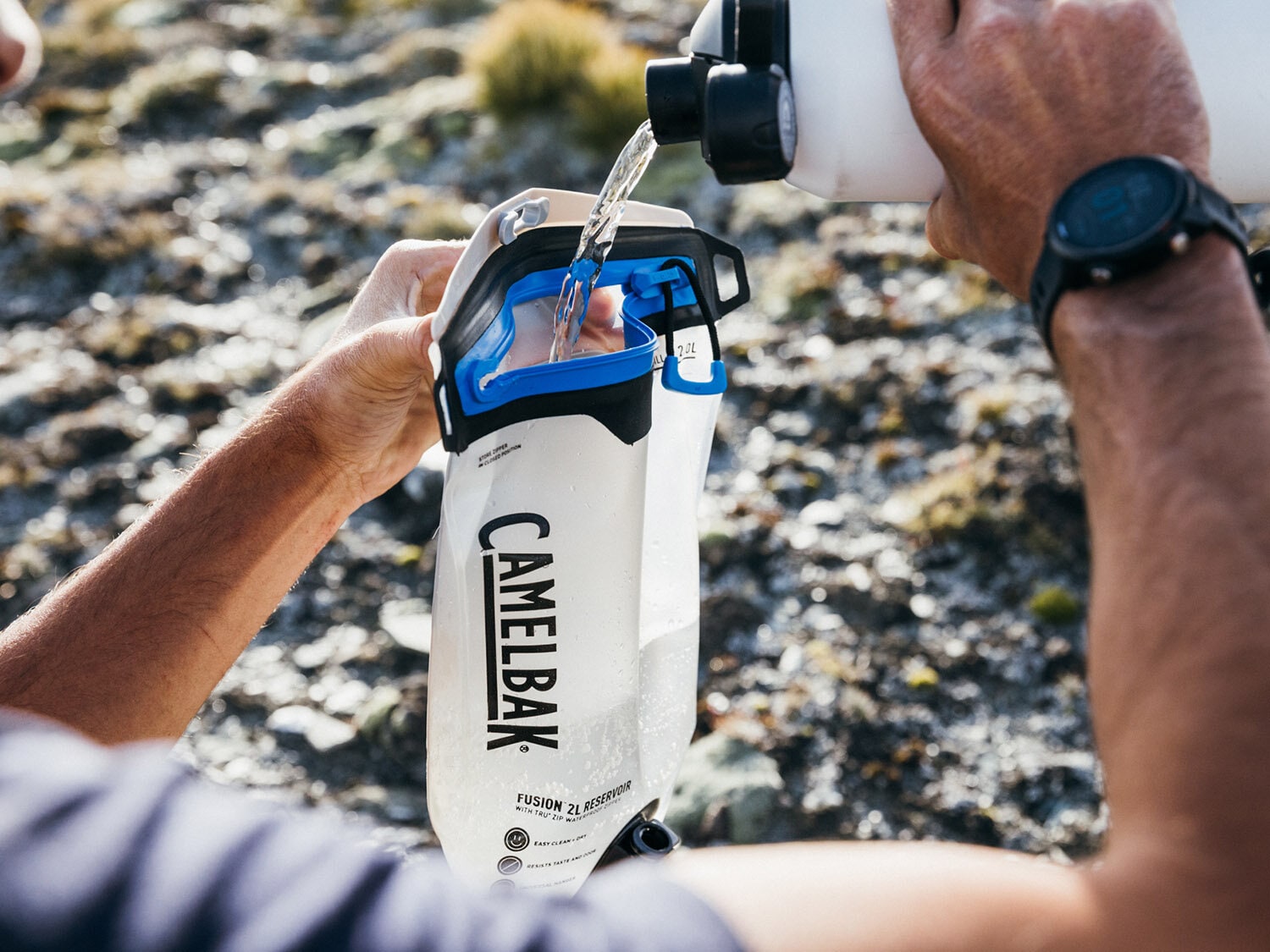 https://www.camelbak.no/pub_docs/files/FilteredbyLifeStraw/FW_ZEPHYR-9136.jpg_web.jpg