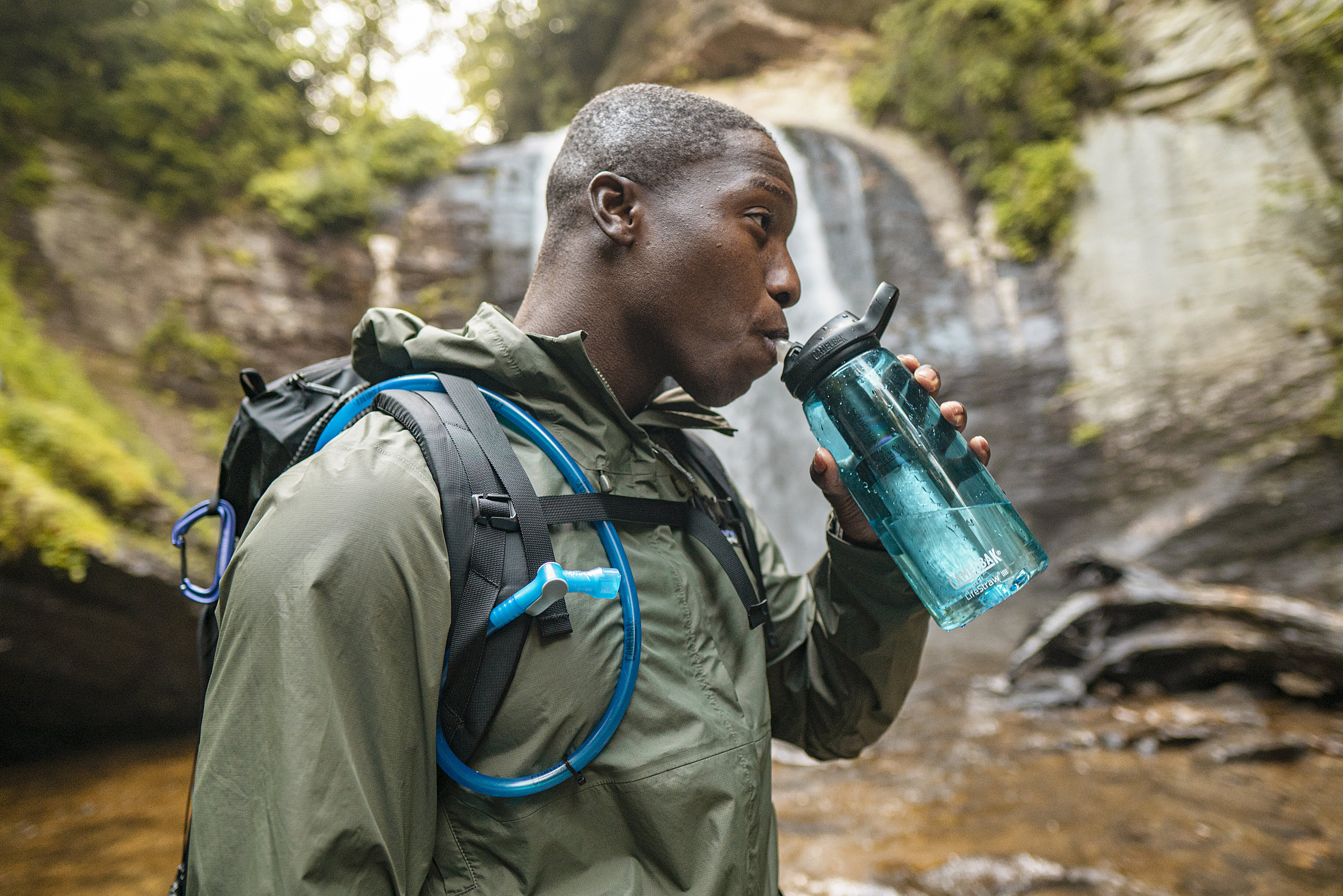 https://www.camelbak.no/pub_docs/files/FilteredbyLifeStraw/_C_M9648.jpg