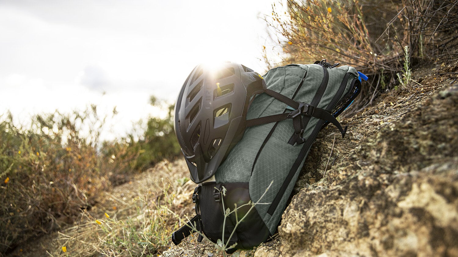 https://www.camelbak.no/pub_docs/files/Hvordanvelgesykkelsekk/DM3A5927.jpg