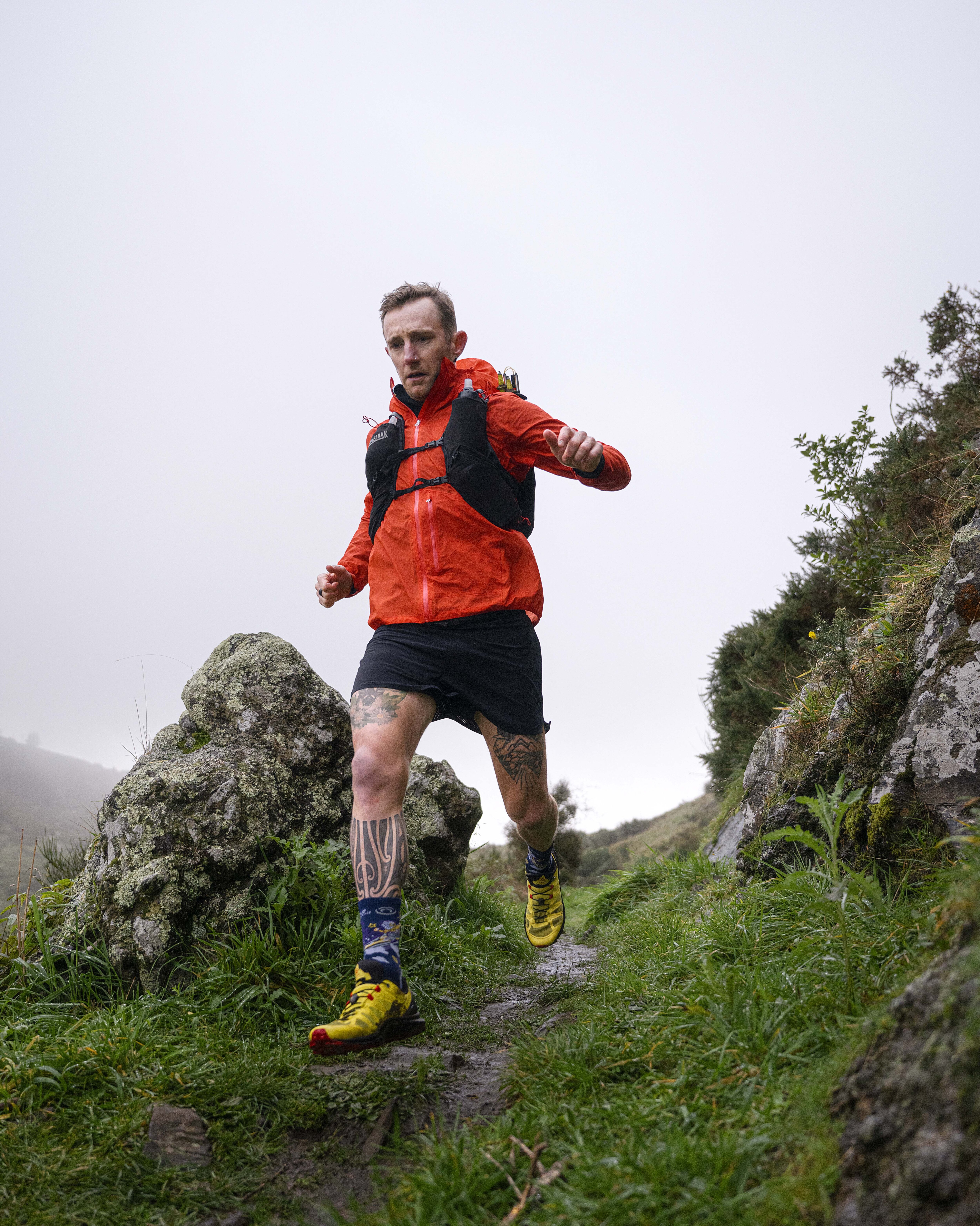 https://www.camelbak.no/pub_docs/files/apex_8x20.jpg